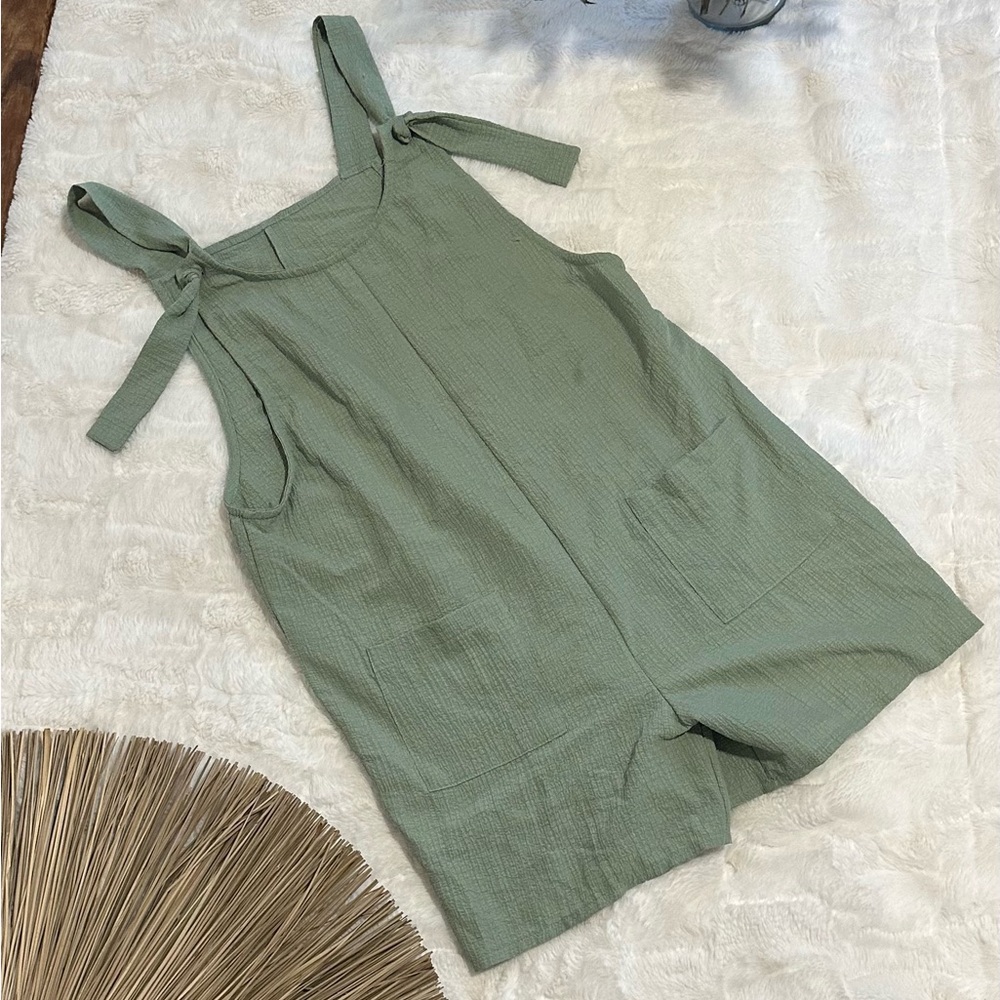 Green Sleeveless Romper with Pockets